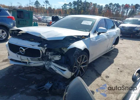 2018 Volvo S90 T6 Momentum from USA, damaged, VIN LVY992MK2JP036505
